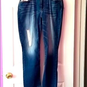 NWOT Denizen Levi's Essential Stretch